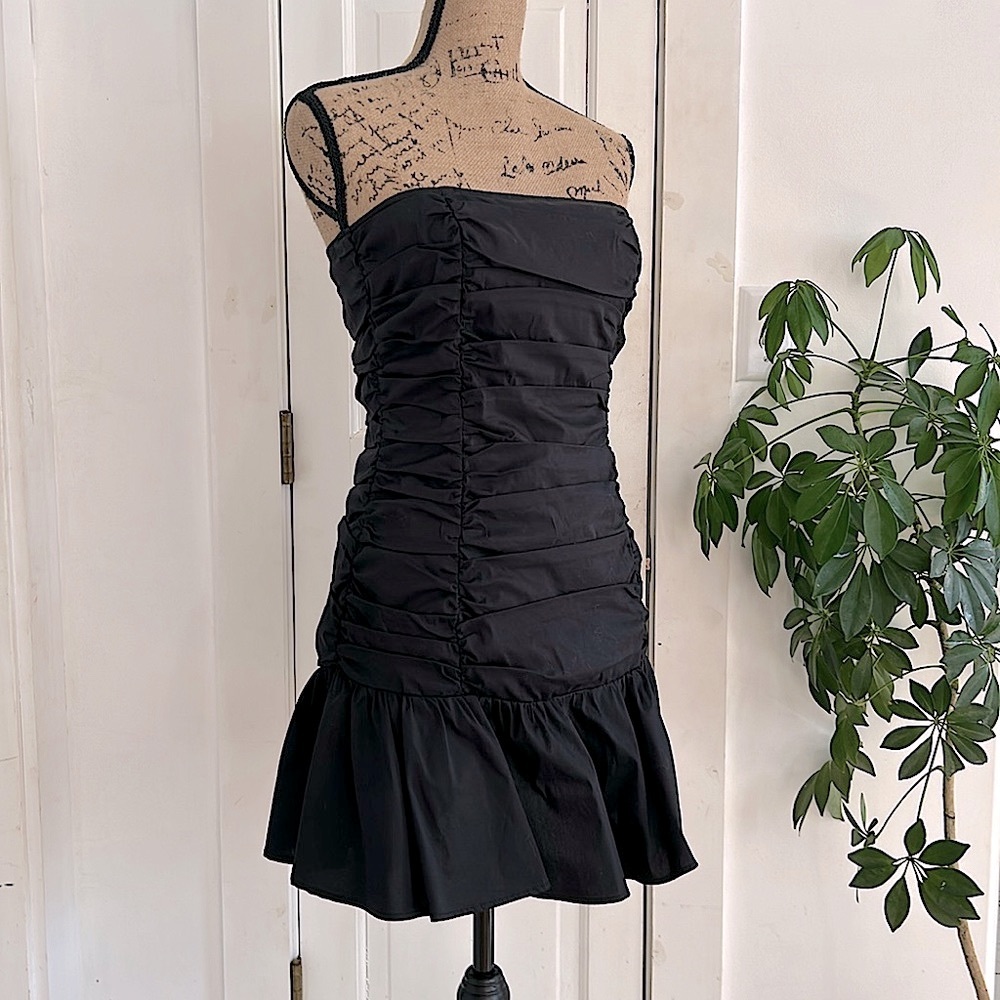 Black ruffled mini coctail dress